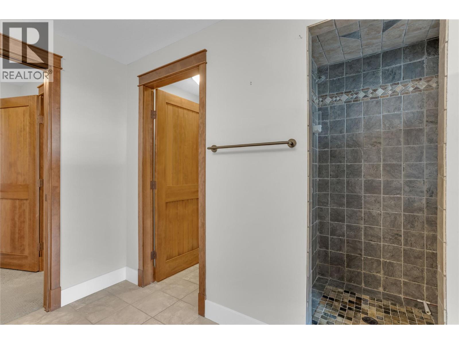 1208 Peak Point Drive, West Kelowna, British Columbia  V1Z 4A9 - Photo 51 - 10384096