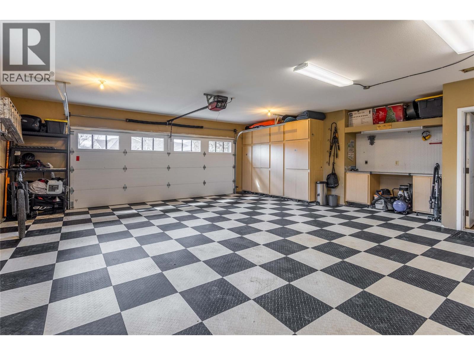 1208 Peak Point Drive, West Kelowna, British Columbia  V1Z 4A9 - Photo 53 - 10384096