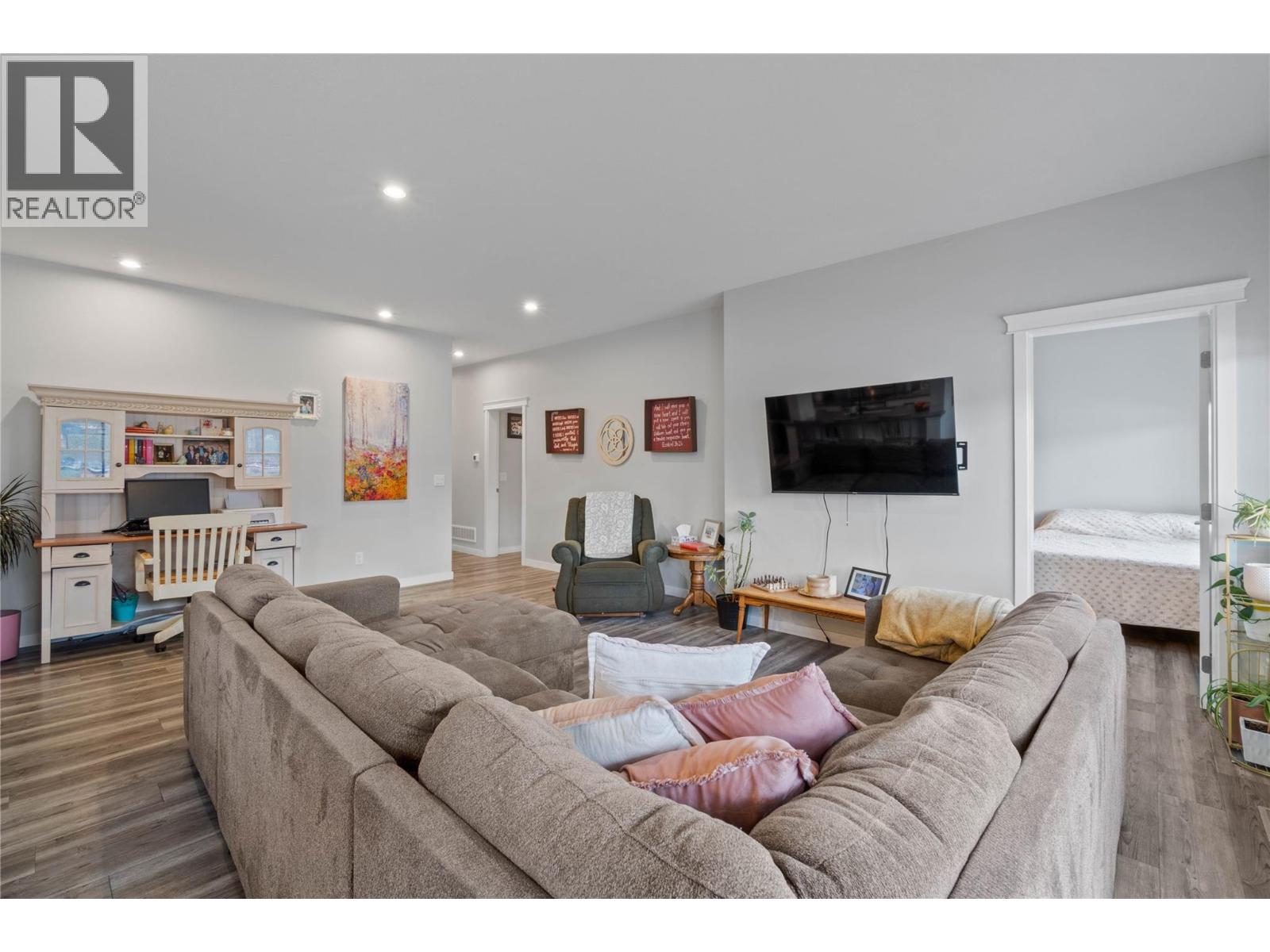 829 Woodrush Drive, Kamloops, British Columbia  V2B 0E3 - Photo 15 - 10384295