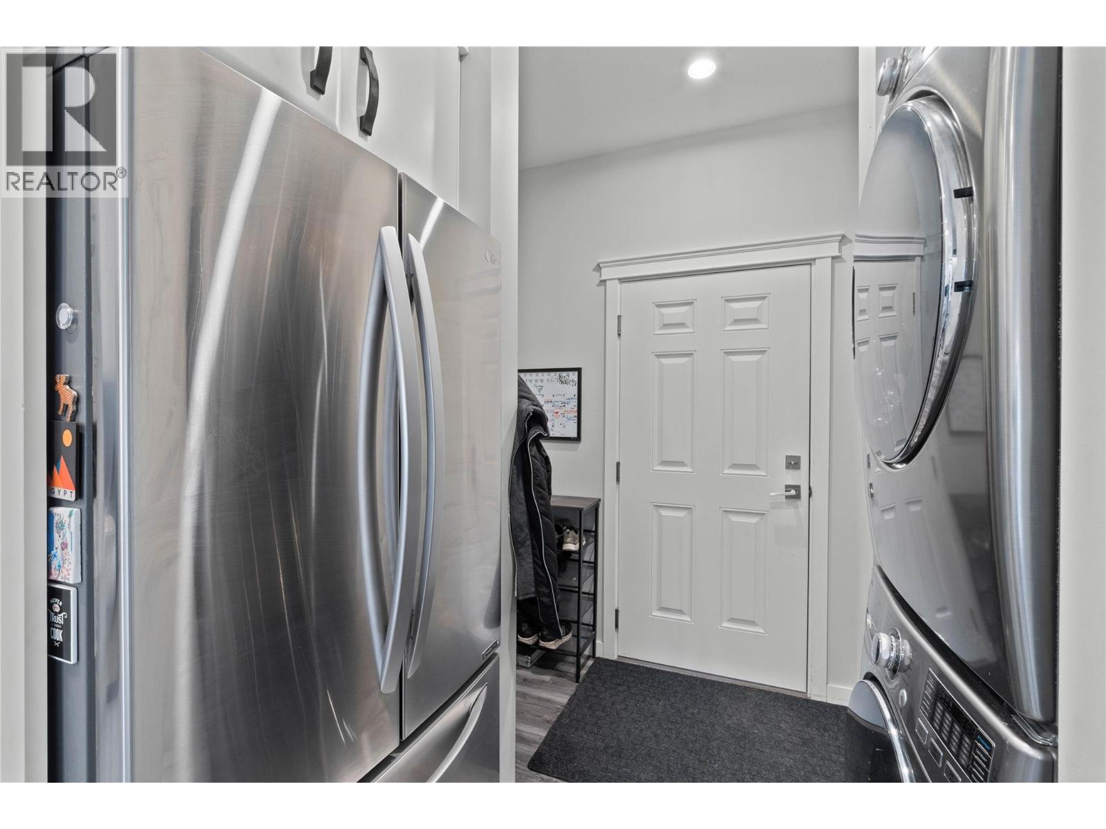 829 Woodrush Drive, Kamloops, British Columbia  V2B 0E3 - Photo 5 - 10384295