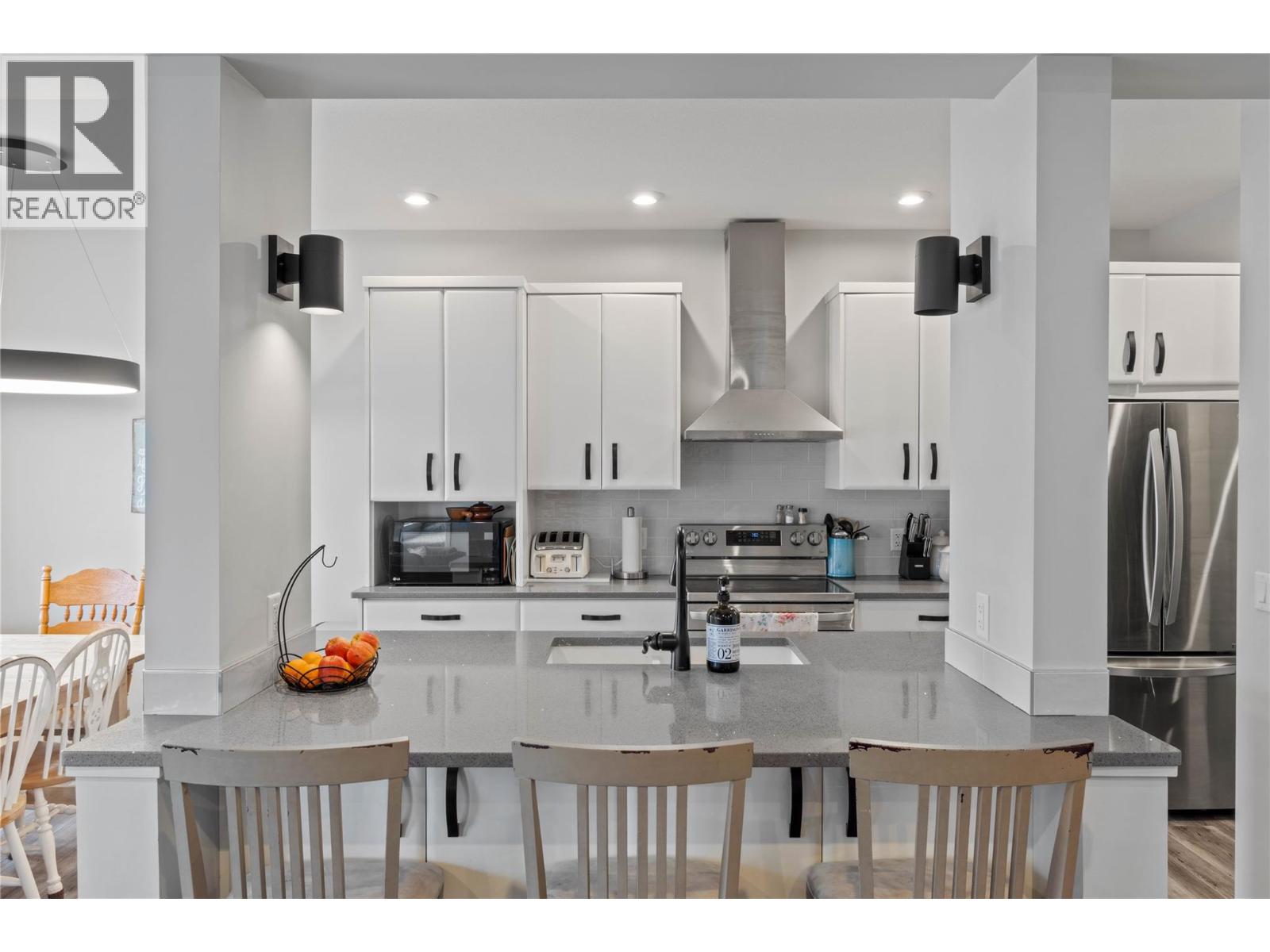 829 Woodrush Drive, Kamloops, British Columbia  V2B 0E3 - Photo 8 - 10384295