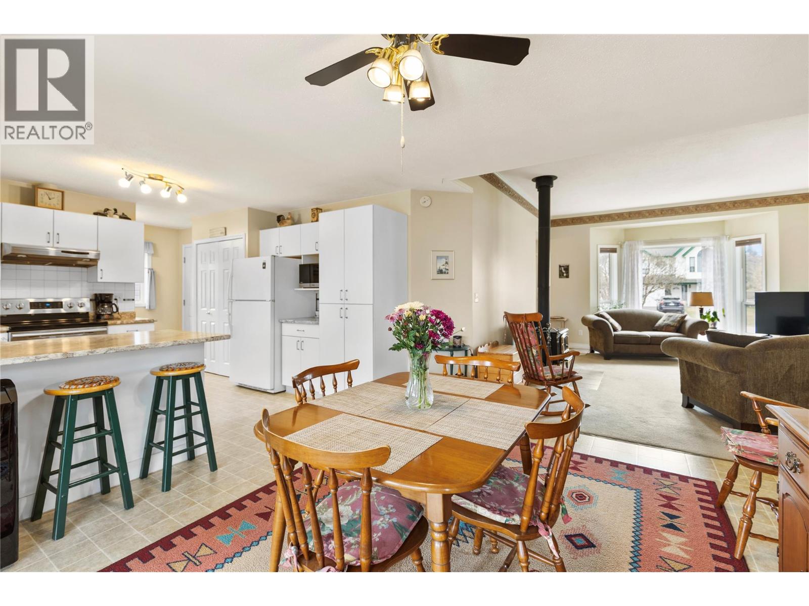 546 Oriole Way, Barriere, British Columbia  V0E 1E0 - Photo 11 - 10384067