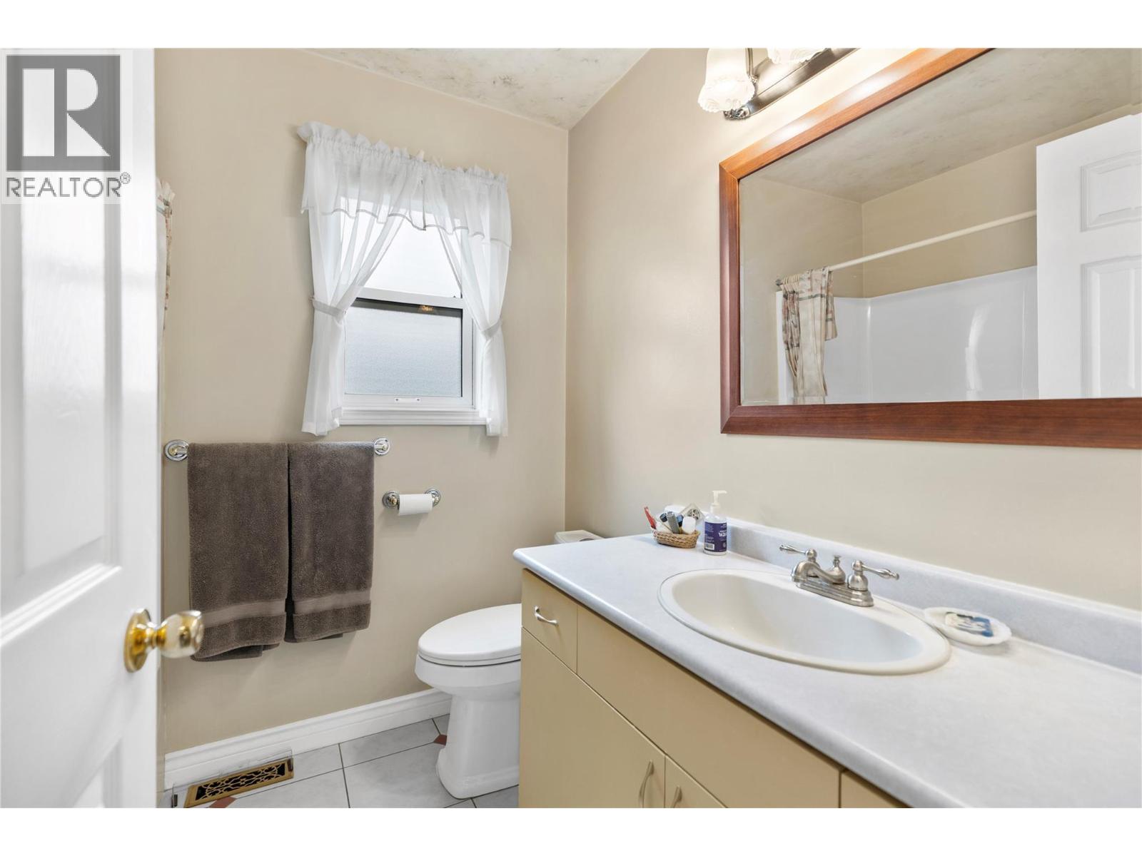 546 Oriole Way, Barriere, British Columbia  V0E 1E0 - Photo 25 - 10384067