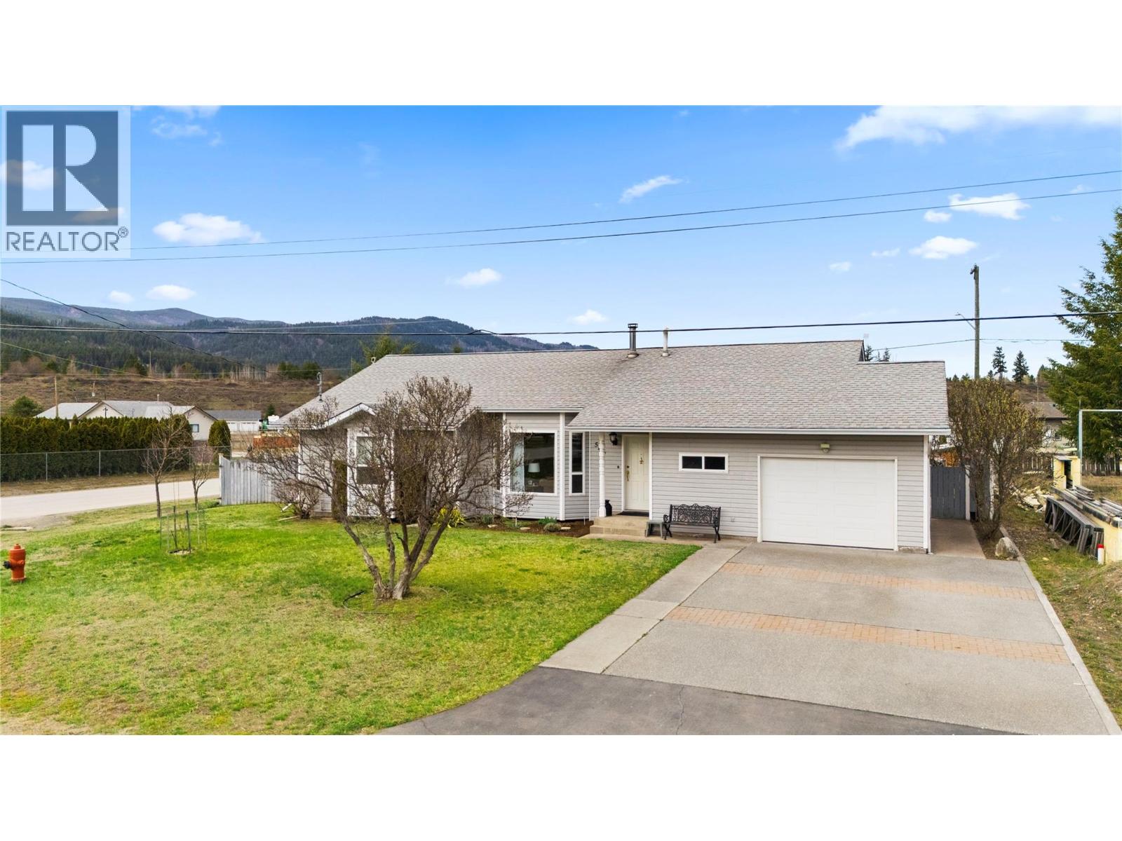 546 Oriole Way, Barriere, British Columbia  V0E 1E0 - Photo 3 - 10384067