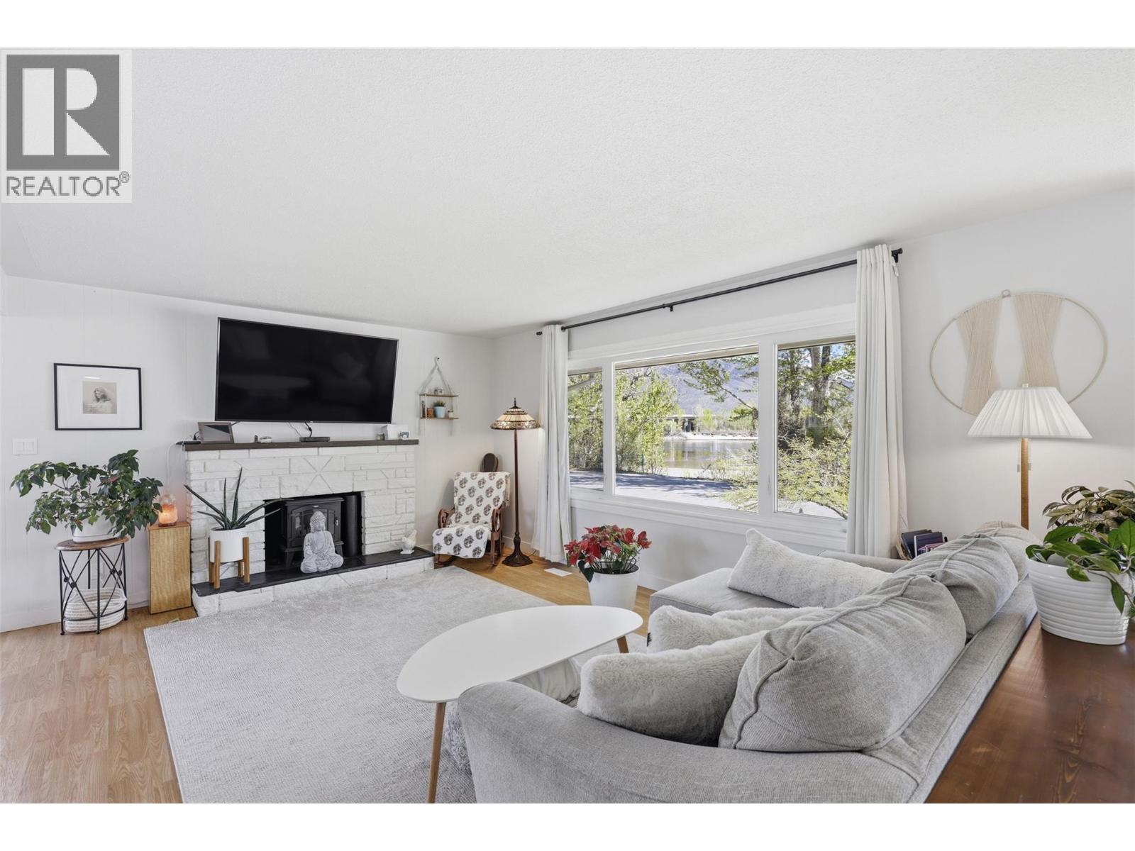 1363 Schubert Drive, Kamloops, British Columbia  V2B 2G9 - Photo 3 - 10384031