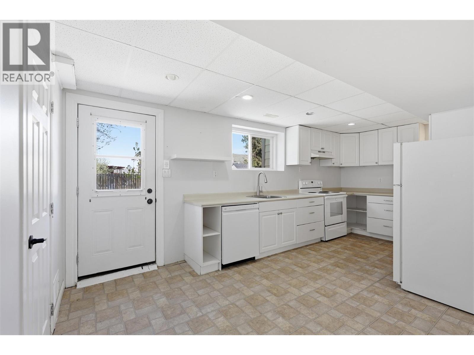 1363 Schubert Drive, Kamloops, British Columbia  V2B 2G9 - Photo 36 - 10384031