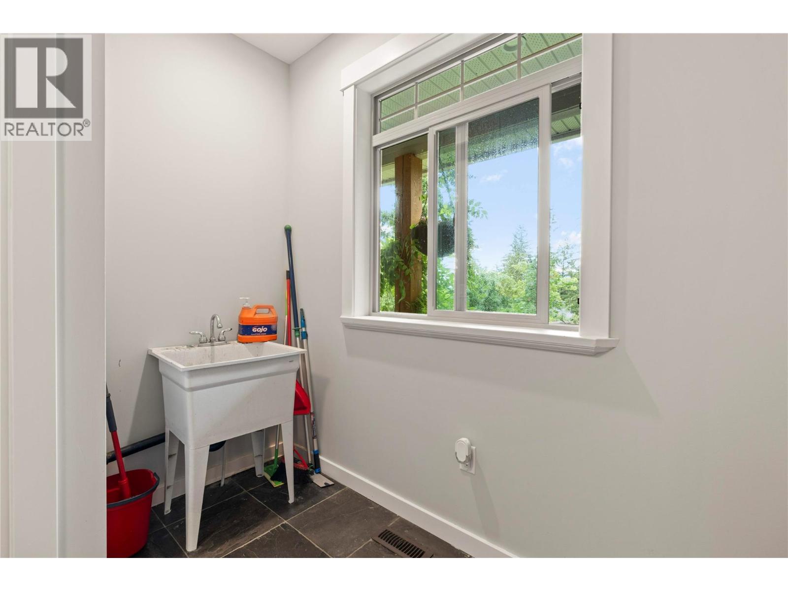 4322 Sharp Road, Spallumcheen, British Columbia  V4Y 0V6 - Photo 68 - 10383734