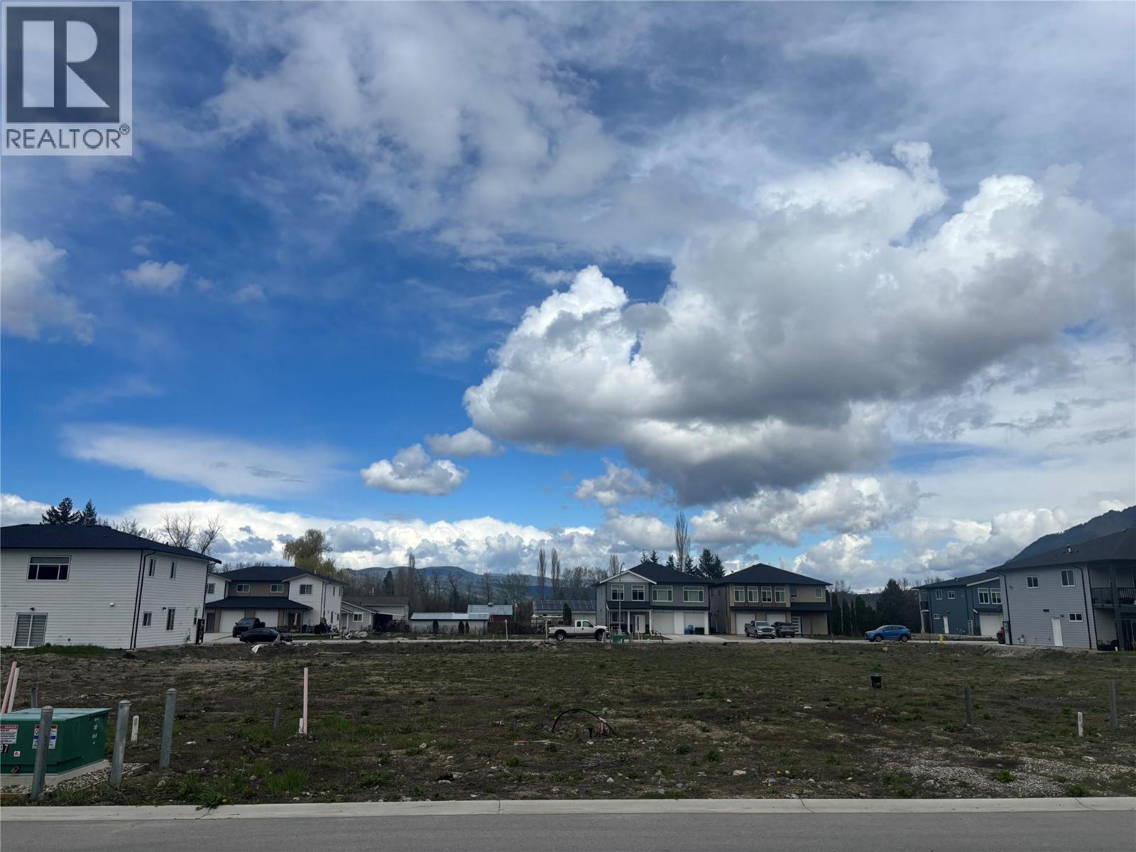 2023 Viewmount Court, Enderby, British Columbia  V0E 1V2 - Photo 2 - 10384327