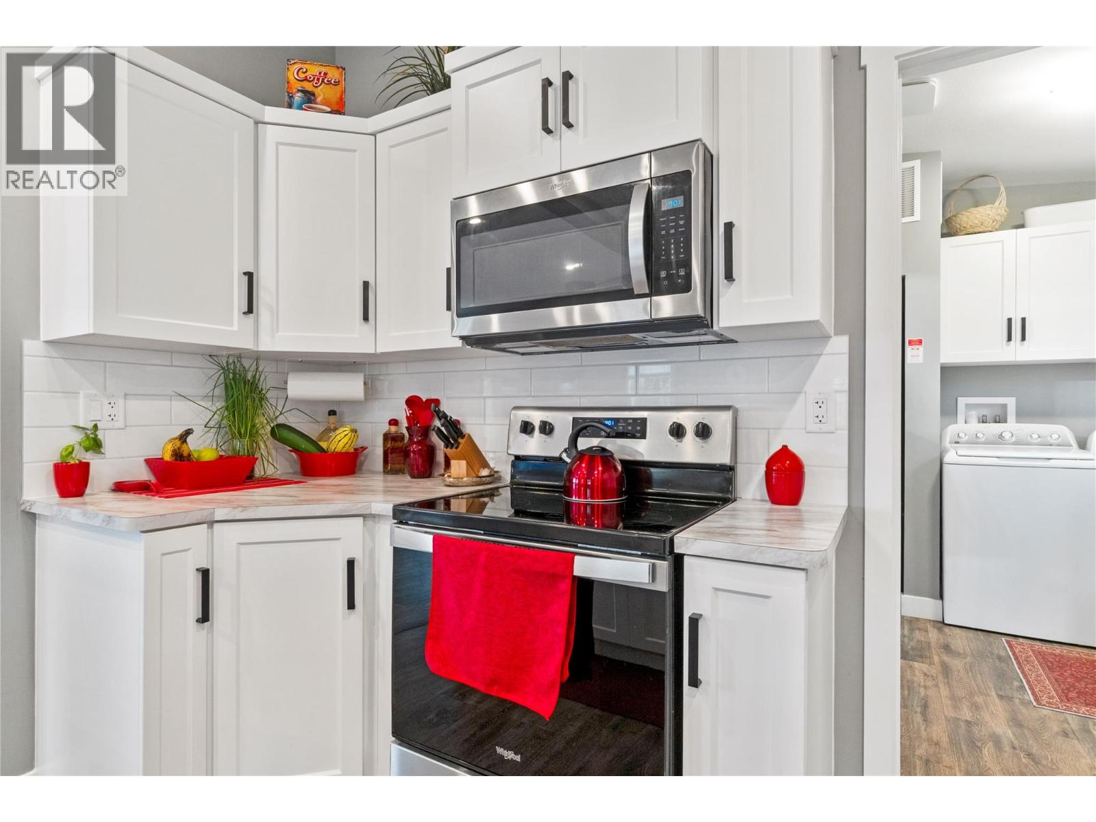 5208 Celista Place, Celista, British Columbia  V0E 1M6 - Photo 15 - 10383953