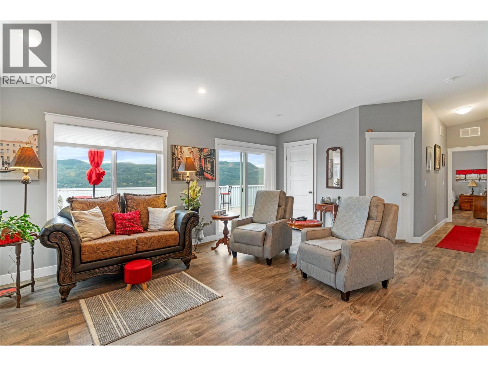 5208 Celista Place, Celista, British Columbia  V0E 1M6 - Photo 18 - 10383953