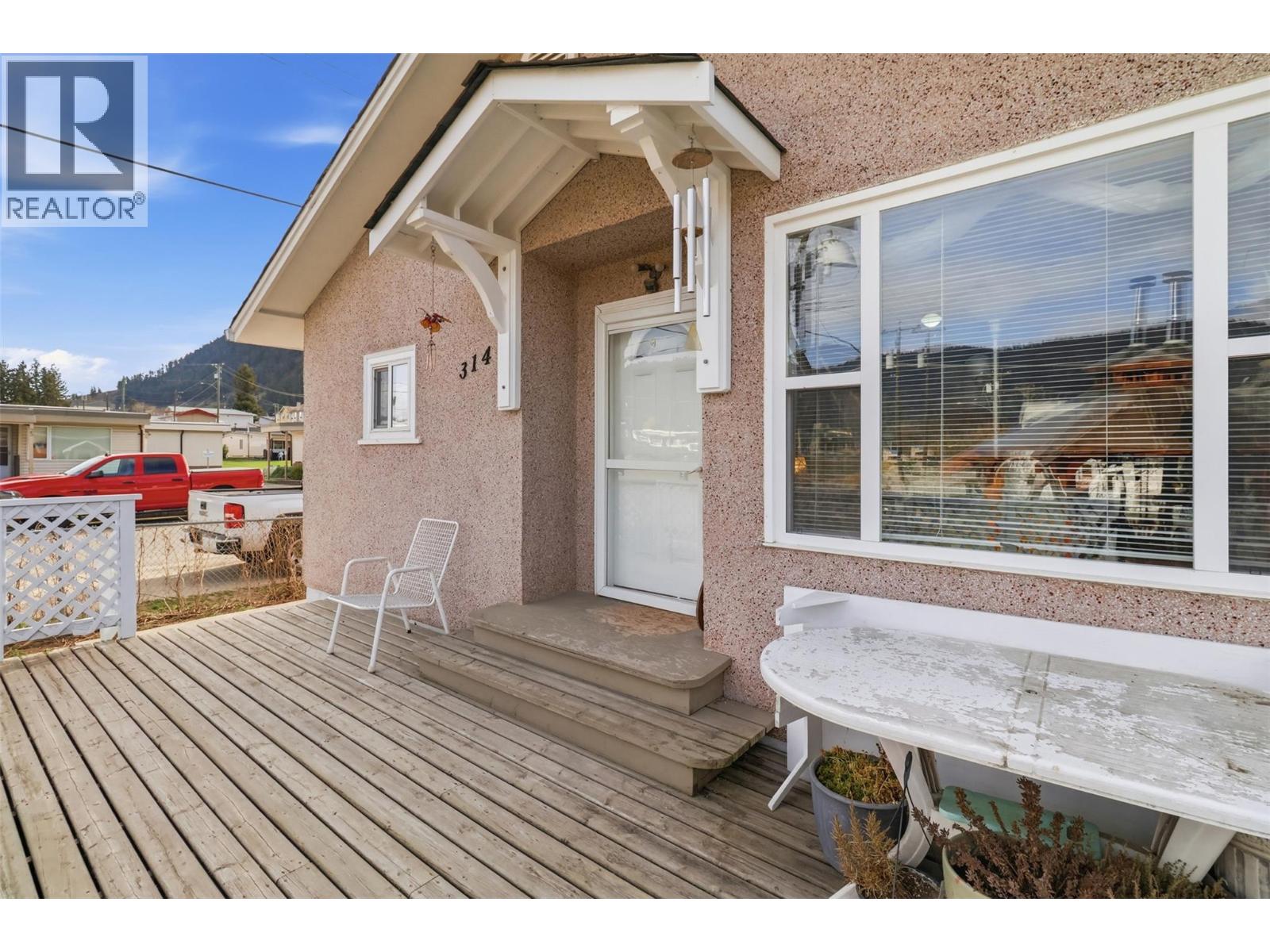 314 Wilson Street, Chase, British Columbia  V0E 1M0 - Photo 6 - 10384241
