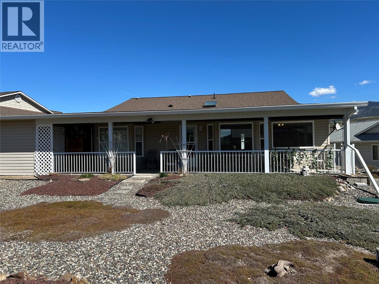 851 8 Avenue, Vernon, British Columbia  V1H 1Z1 - Photo 2 - 10382850