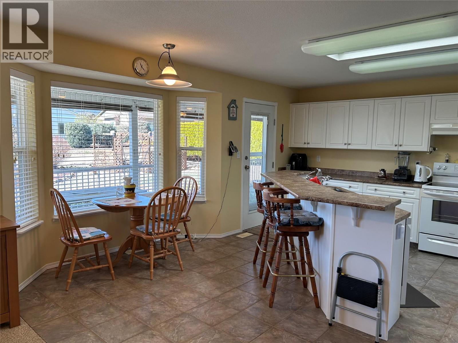 851 8 Avenue, Vernon, British Columbia  V1H 1Z1 - Photo 9 - 10382850