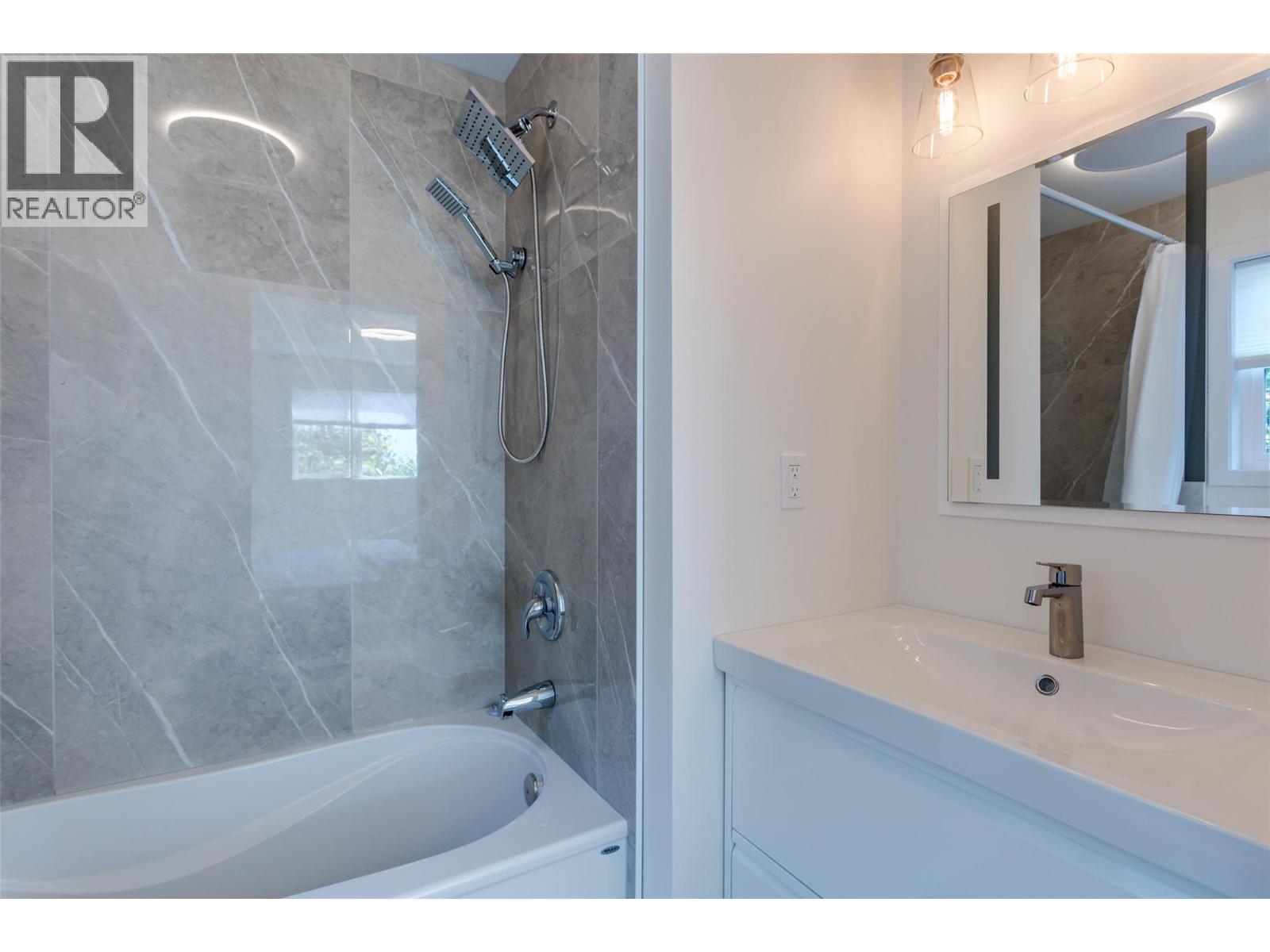 6711 Hwy 97 South Highway Unit# 5, Peachland, British Columbia  V0H 1X9 - Photo 21 - 10384225