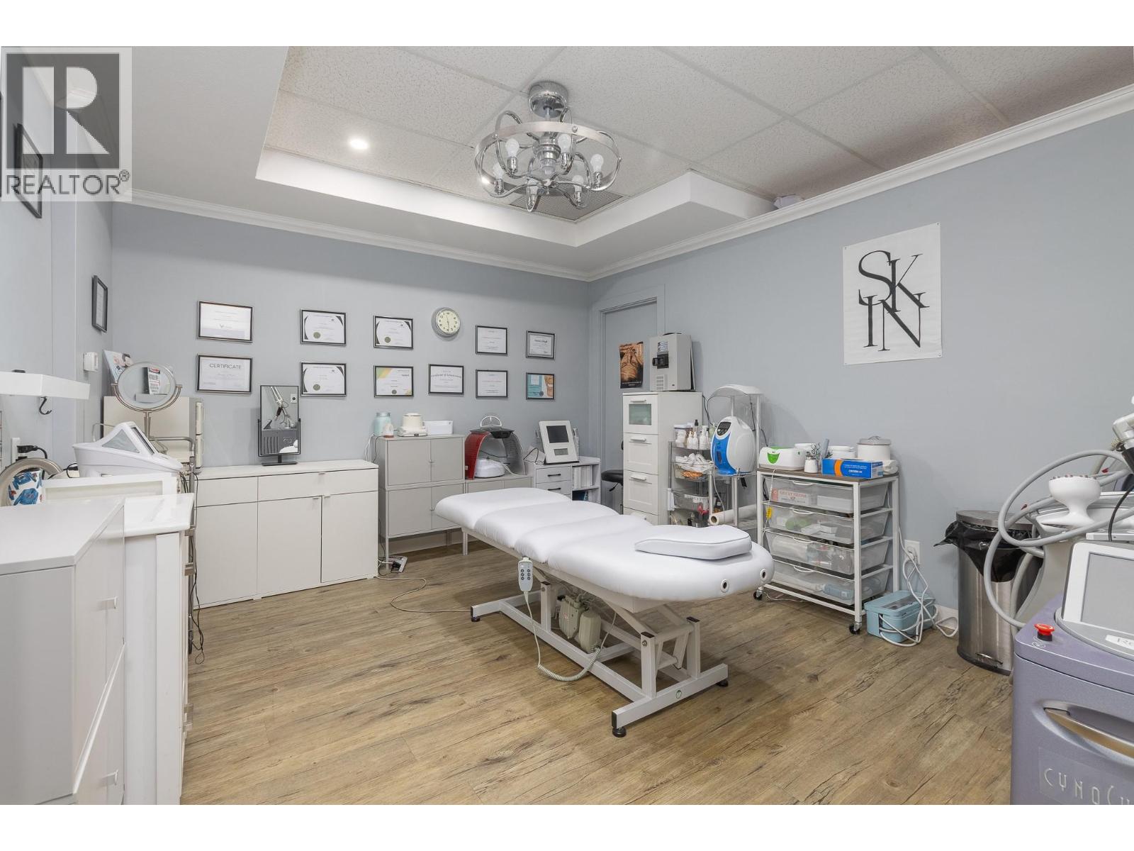 261 Alexander Street, Salmon Arm, British Columbia  V1E 4N3 - Photo 8 - 10384105