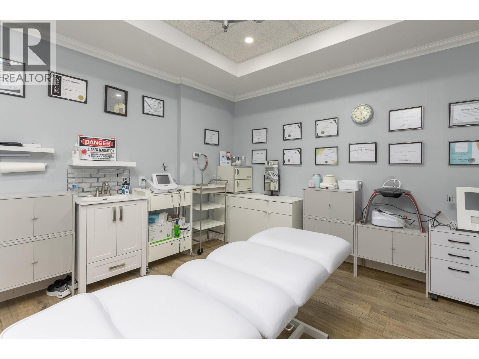 261 Alexander Street, Salmon Arm, British Columbia  V1E 4N3 - Photo 9 - 10384105