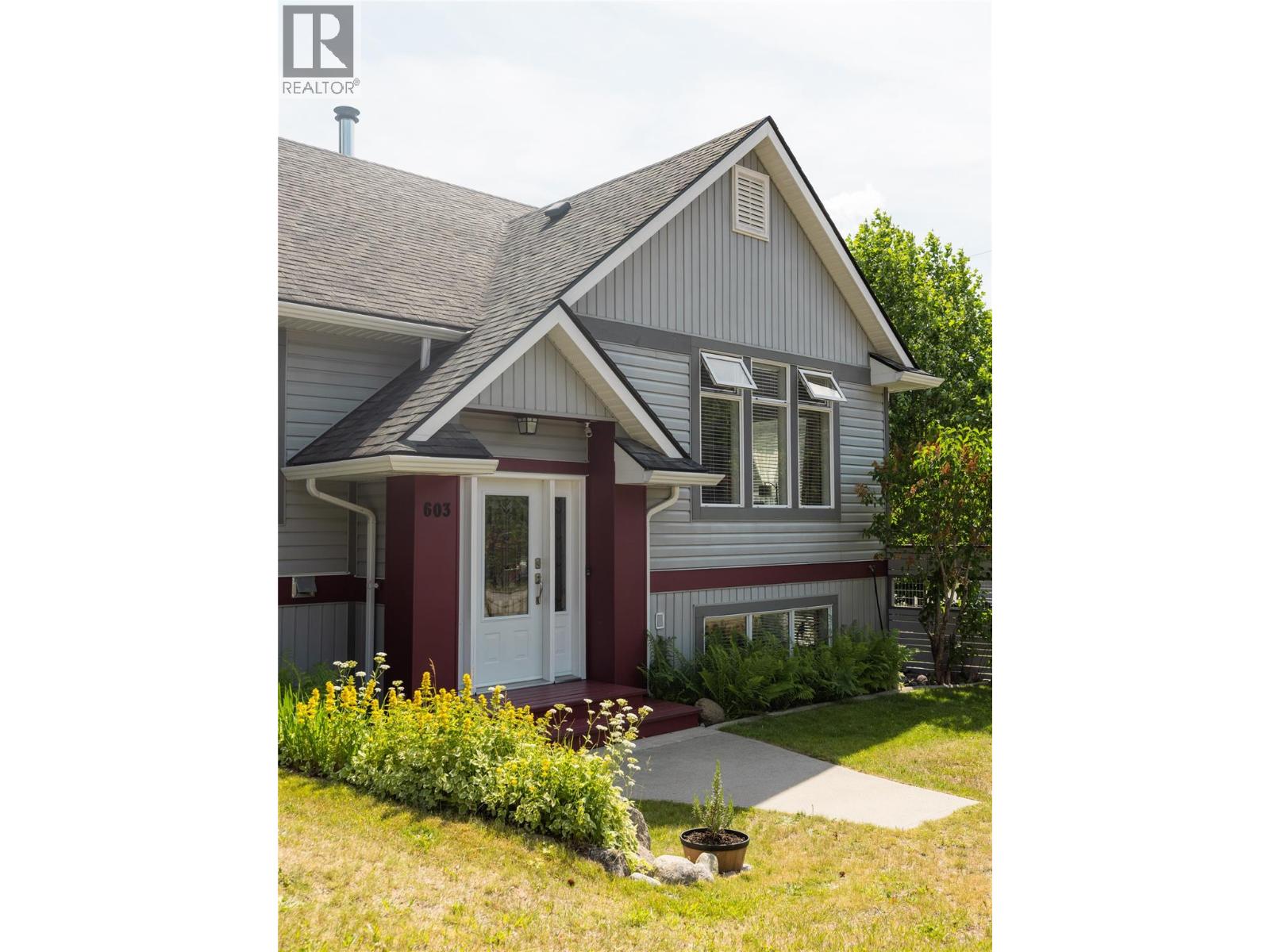 603 Fletcher Avenue, Slocan, British Columbia  V0G 2C0 - Photo 2 - 10383507