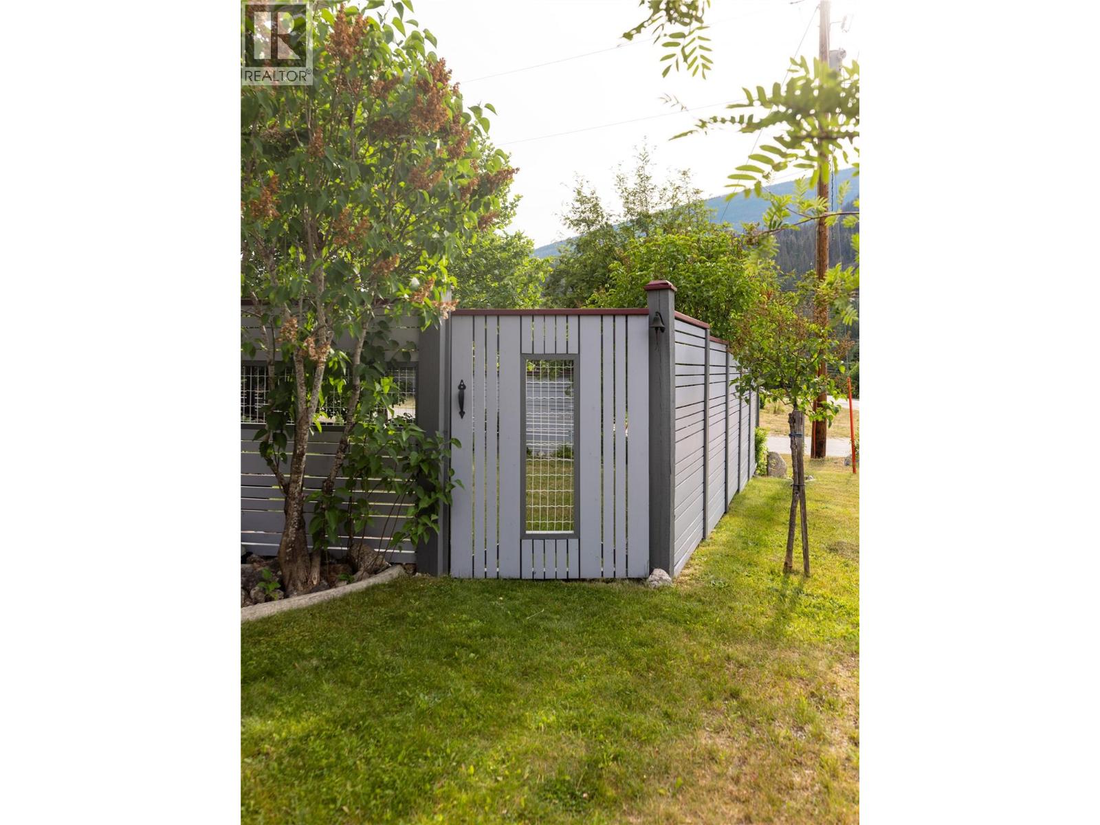 603 Fletcher Avenue, Slocan, British Columbia  V0G 2C0 - Photo 48 - 10383507