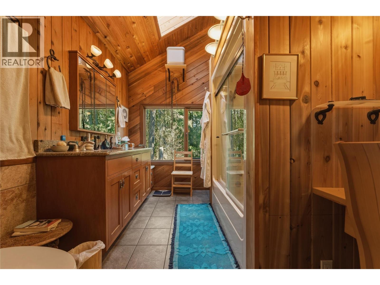 8257 Rogers Road, Vernon, British Columbia  V1B 3M7 - Photo 20 - 10384271