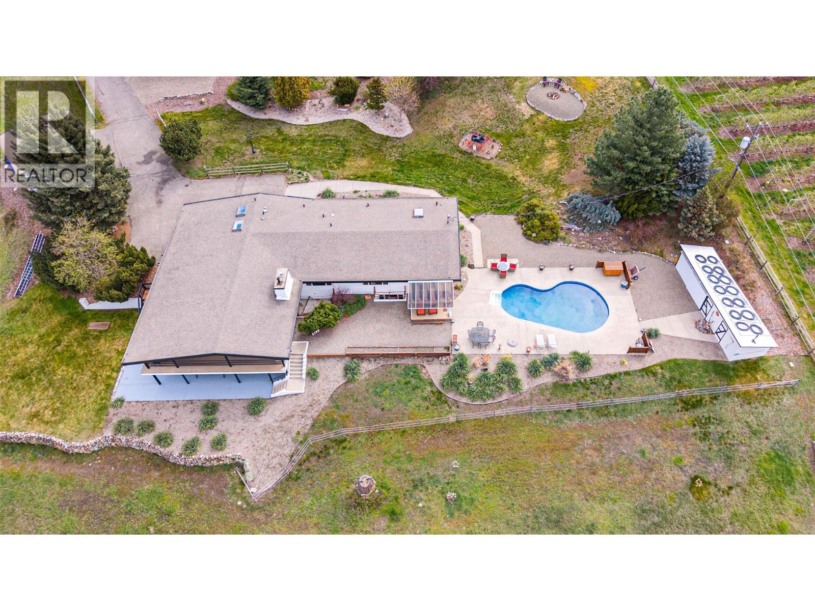 701 Robin Road, Vernon, British Columbia  V1B 3B3 - Photo 26 - 10384185