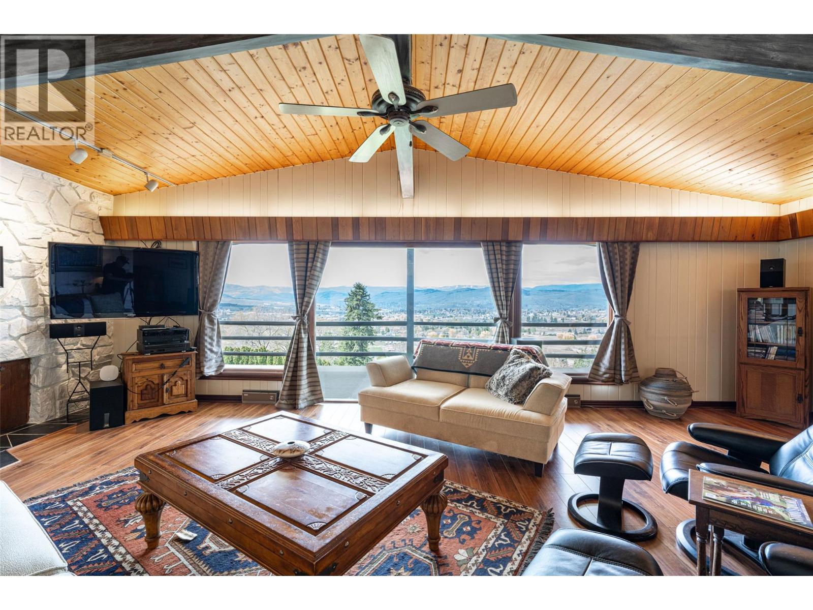 701 Robin Road, Vernon, British Columbia  V1B 3B3 - Photo 37 - 10384185