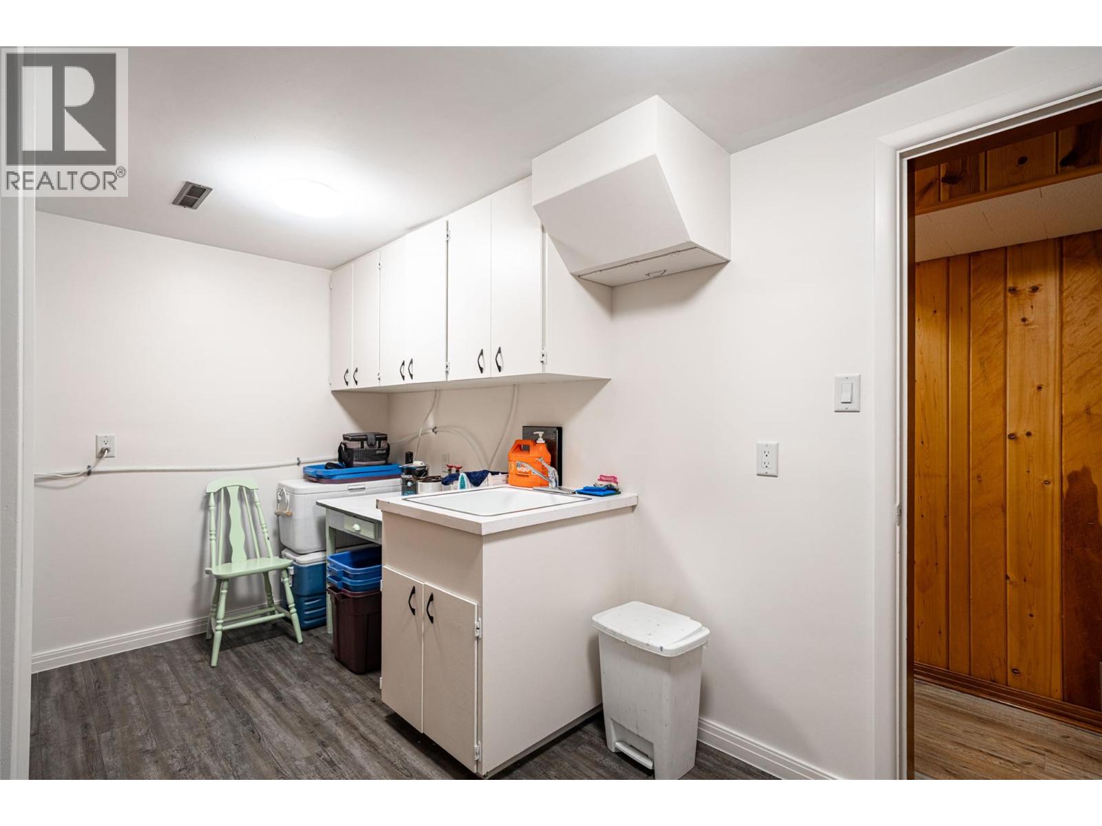 701 Robin Road, Vernon, British Columbia  V1B 3B3 - Photo 74 - 10384185