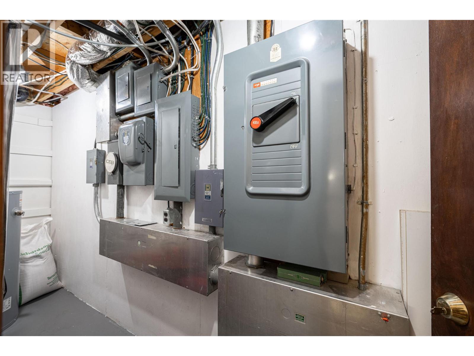 701 Robin Road, Vernon, British Columbia  V1B 3B3 - Photo 83 - 10384185