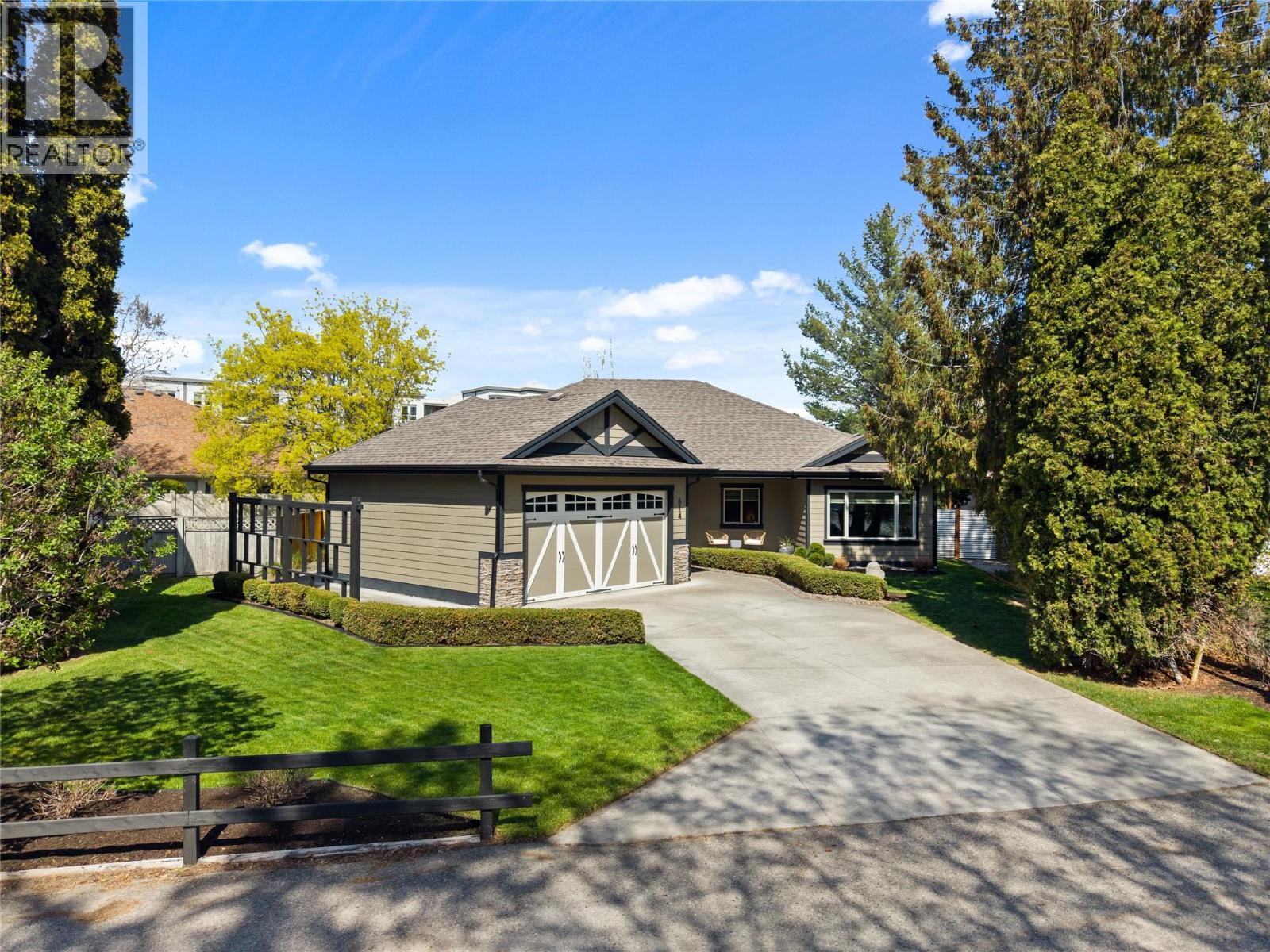 614 Armour Crescent, Kelowna, British Columbia  V1W 1A5 - Photo 1 - 10383426