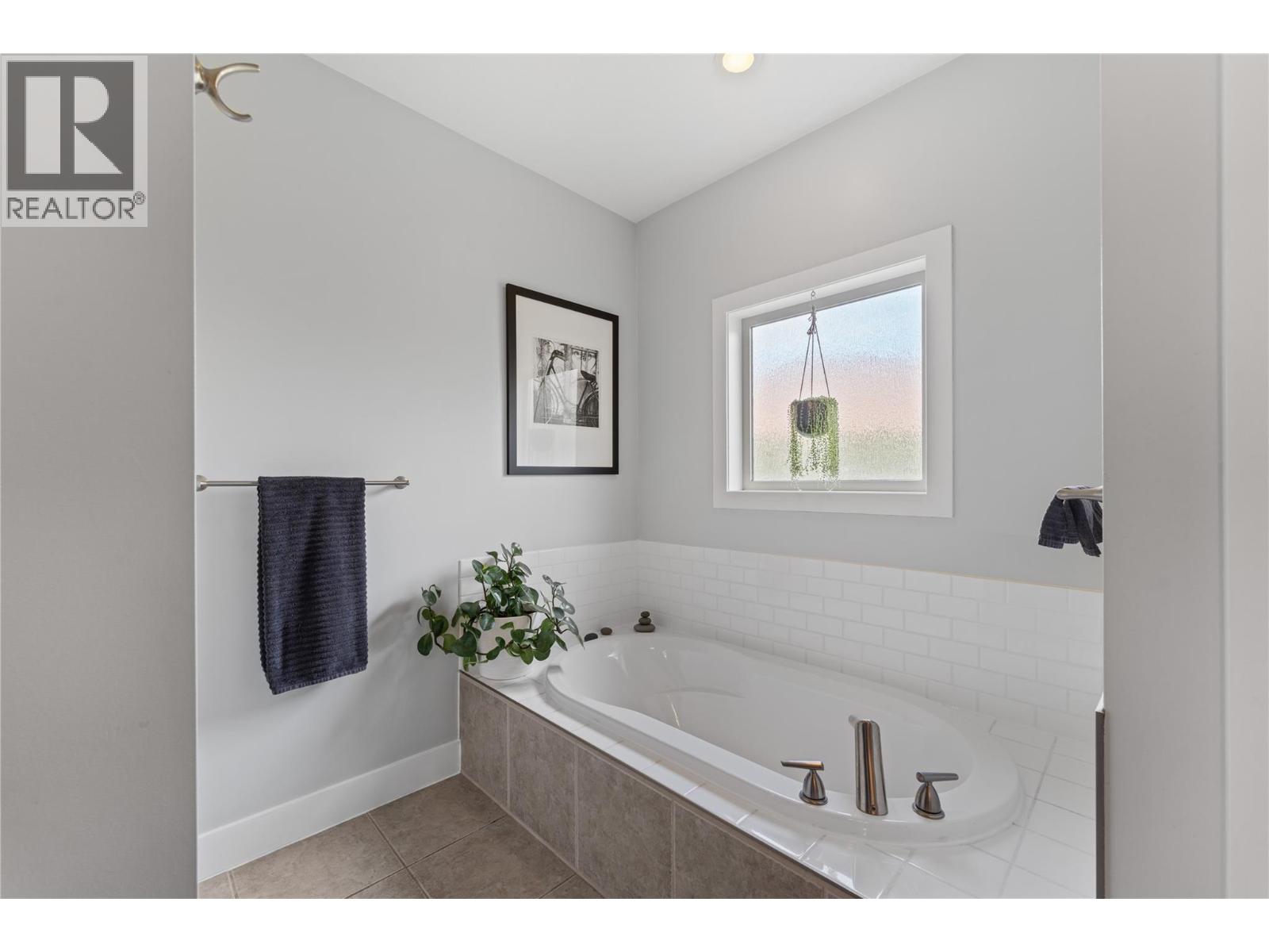 614 Armour Crescent, Kelowna, British Columbia  V1W 1A5 - Photo 28 - 10383426