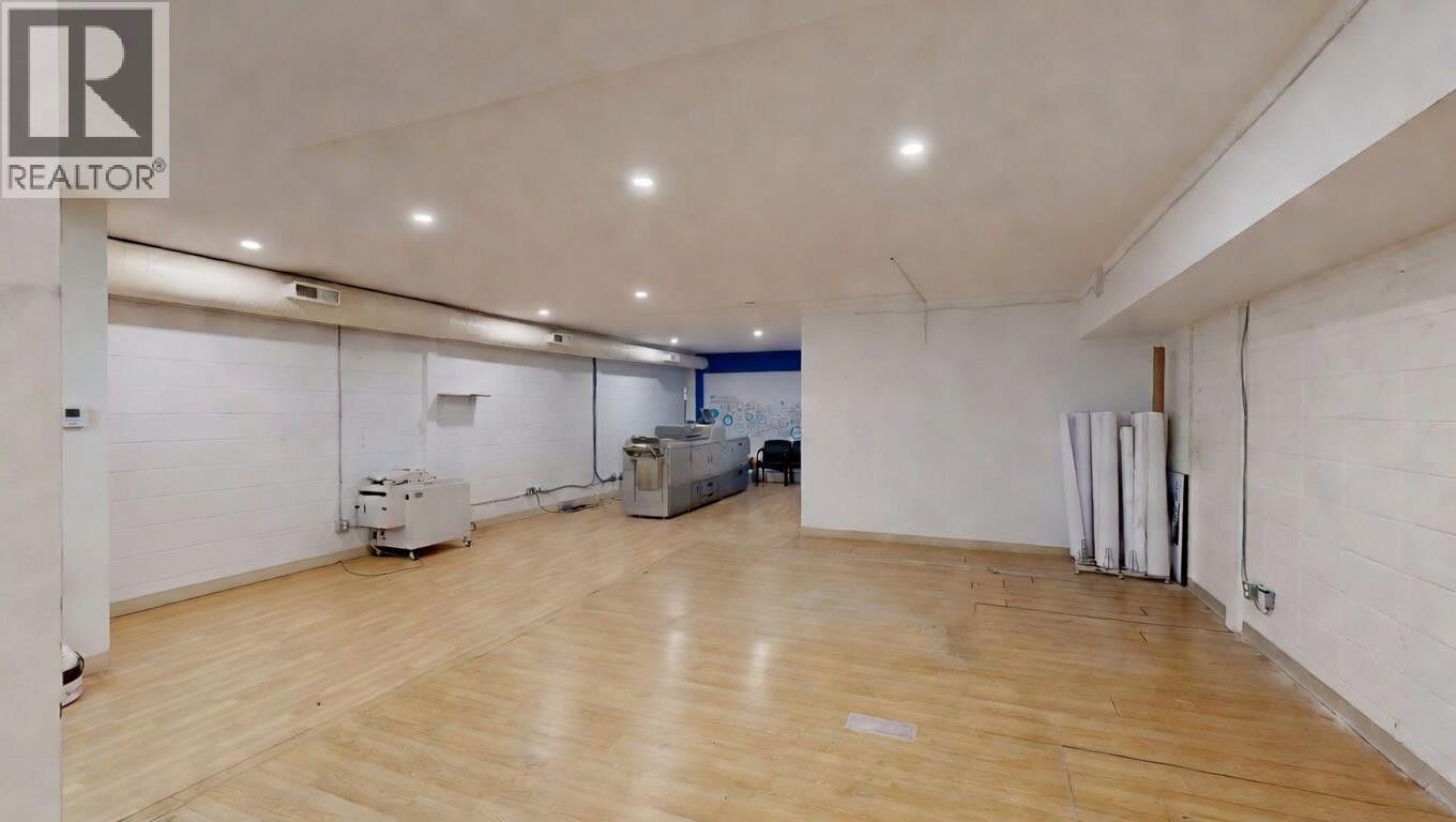 555 Lawrence Avenue, Kelowna, British Columbia  V1Y 6L8 - Photo 11 - 10383769