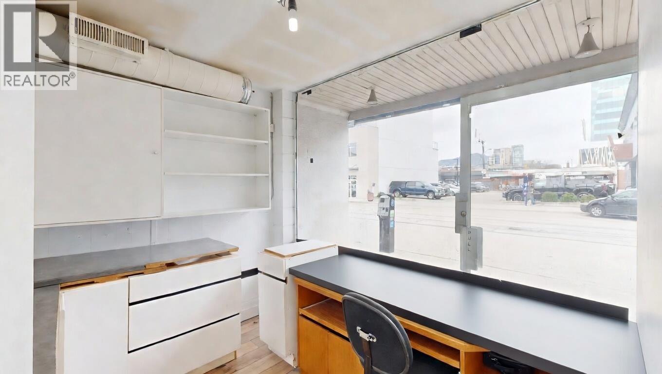 555 Lawrence Avenue, Kelowna, British Columbia  V1Y 6L8 - Photo 7 - 10383769