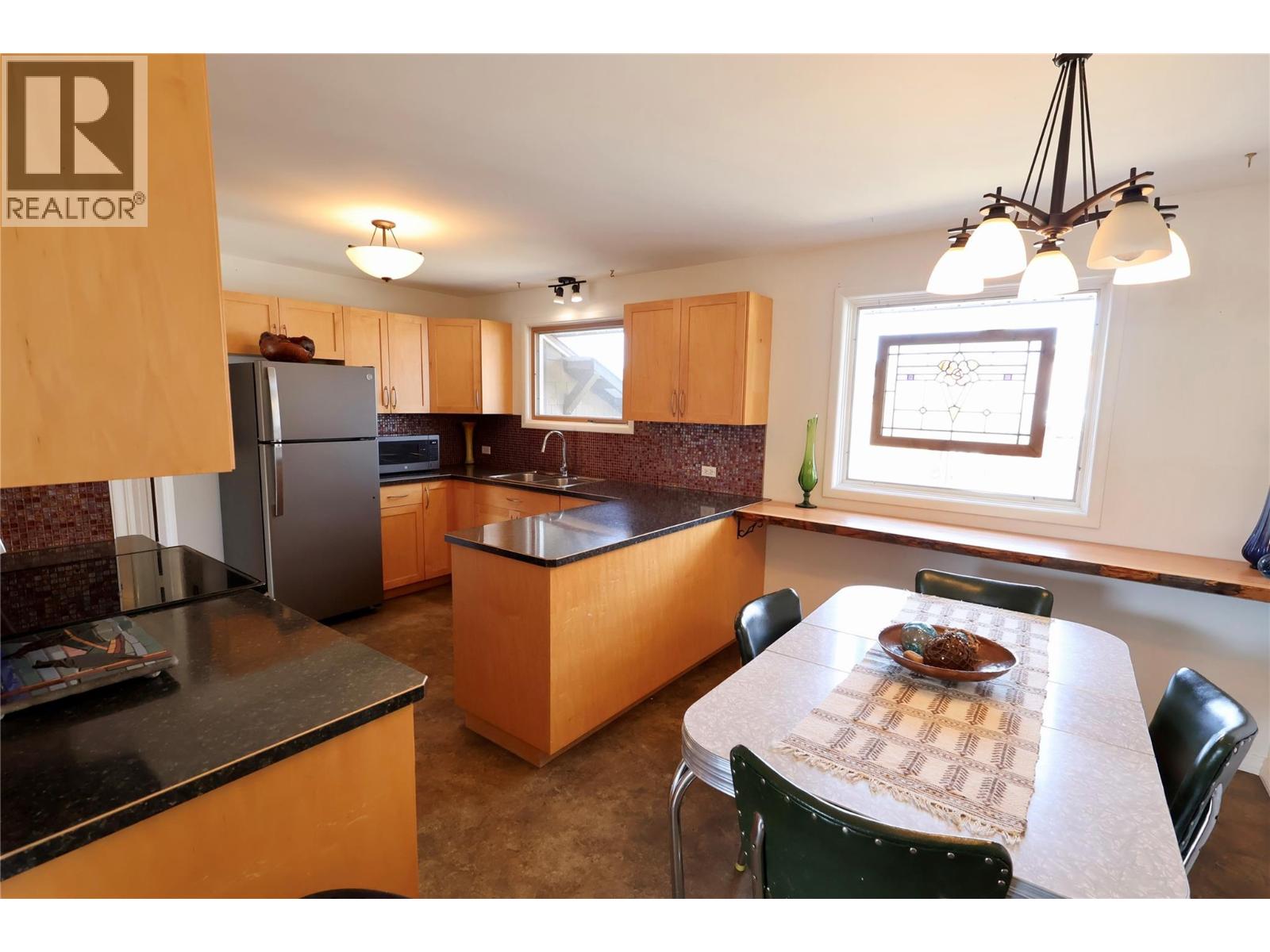 605 8th Street, Golden, British Columbia  V0A 1H0 - Photo 11 - 10384158