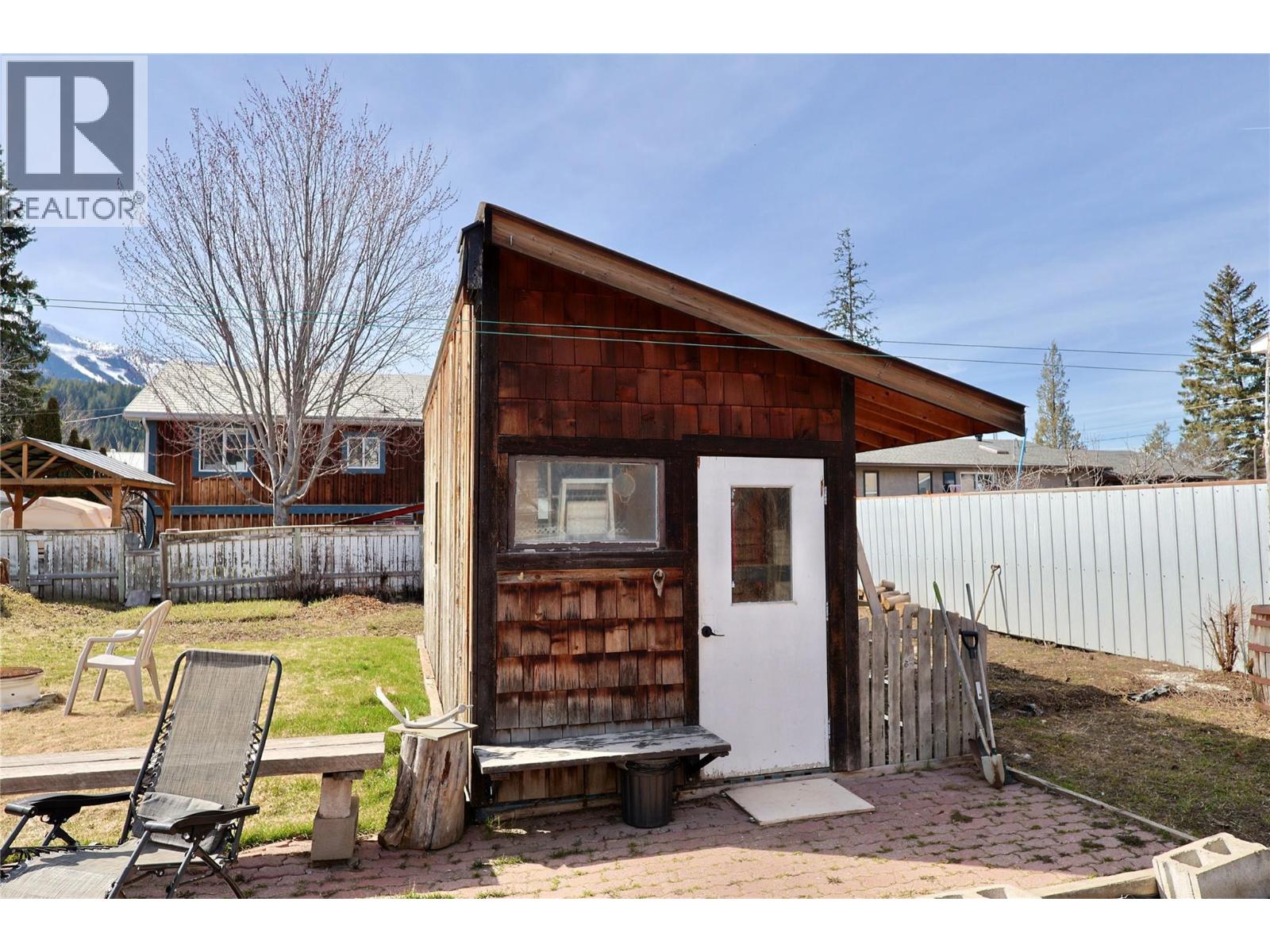 605 8th Street, Golden, British Columbia  V0A 1H0 - Photo 32 - 10384158