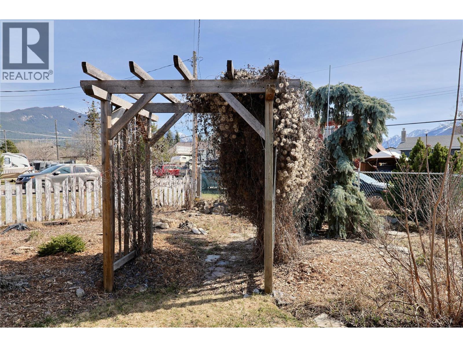 605 8th Street, Golden, British Columbia  V0A 1H0 - Photo 39 - 10384158