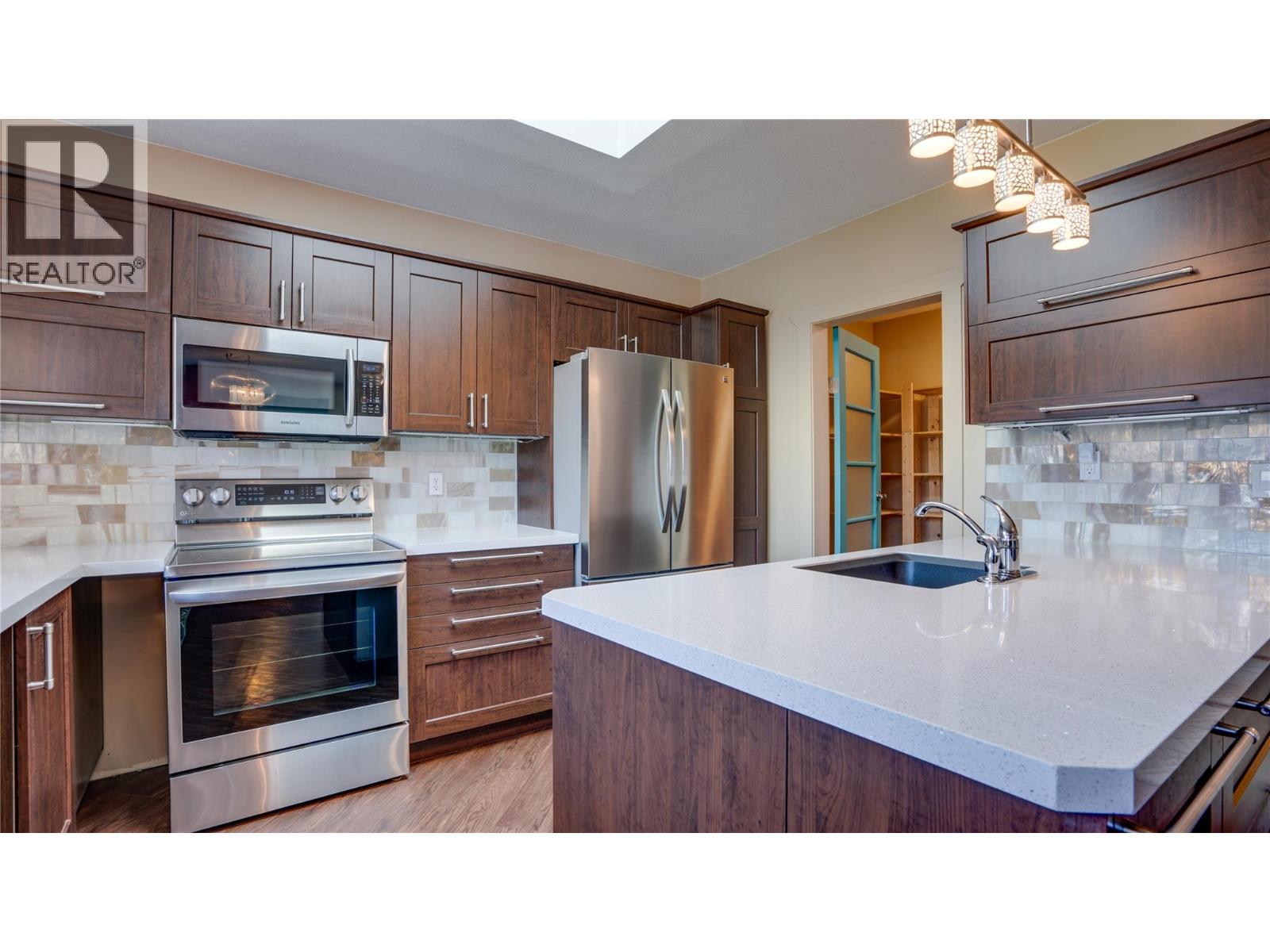 7595 Klinger Road, Vernon, British Columbia  V1H 1H4 - Photo 8 - 10383950