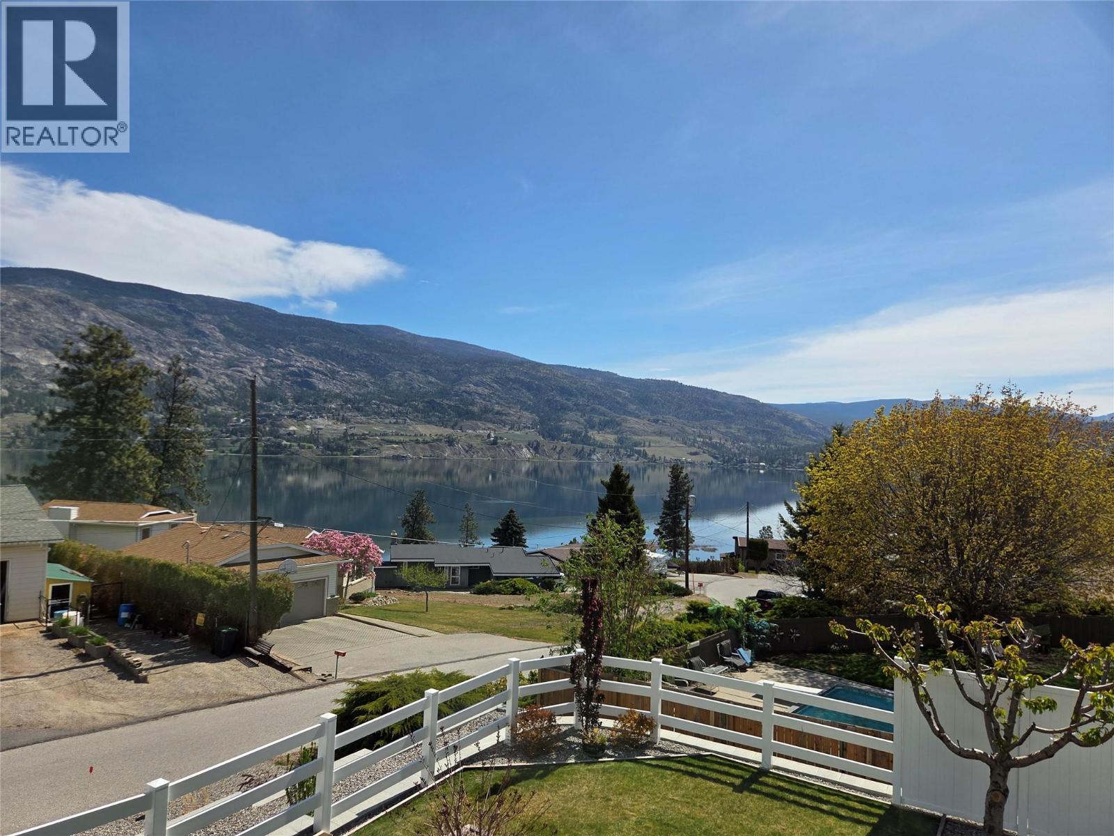 114 Cedar Avenue, Kaleden, British Columbia  V0H 1K0 - Photo 1 - 10384369