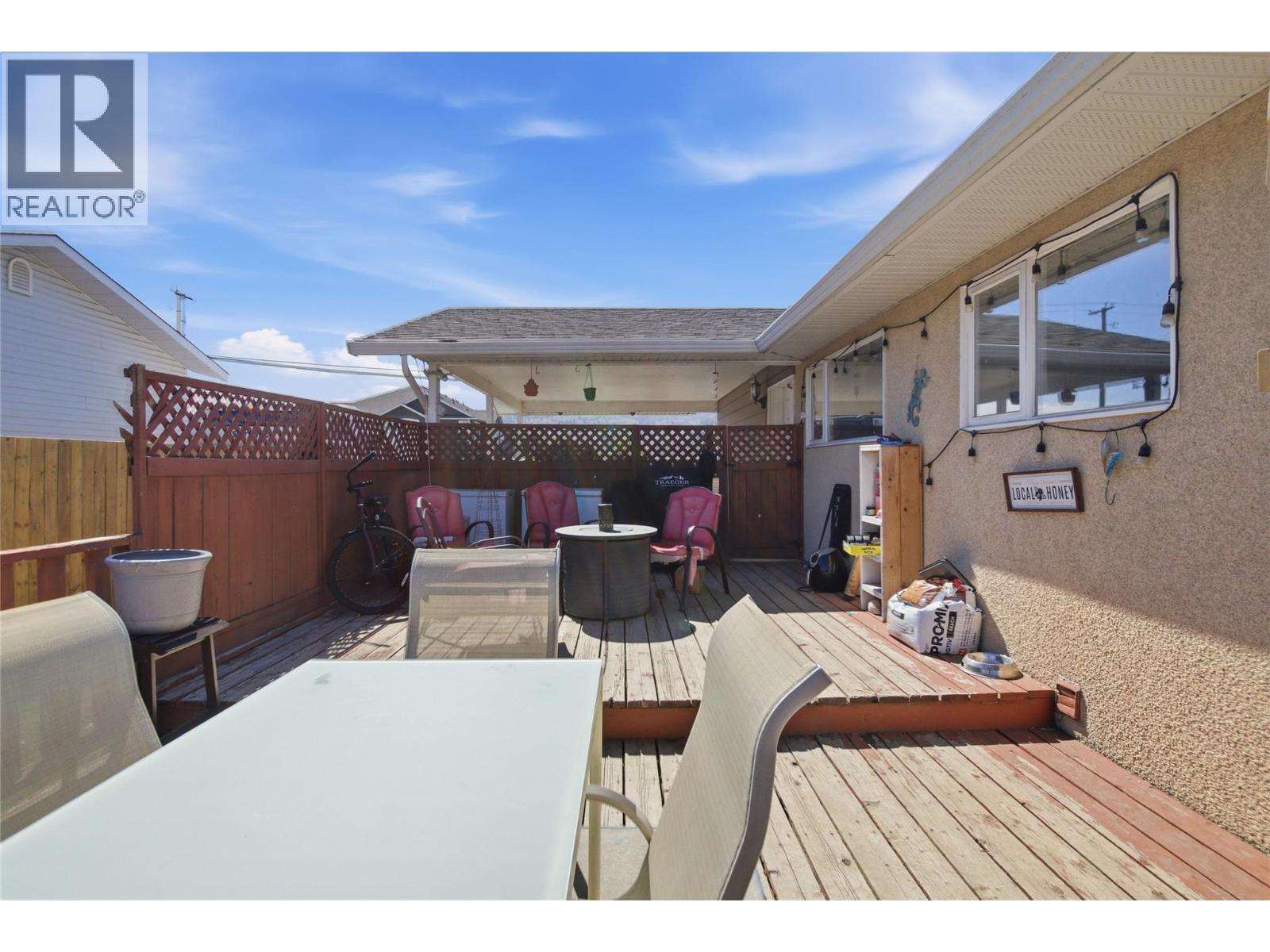 1938 Parkcrest Avenue, Kamloops, British Columbia  V2B 4X3 - Photo 2 - 10384187