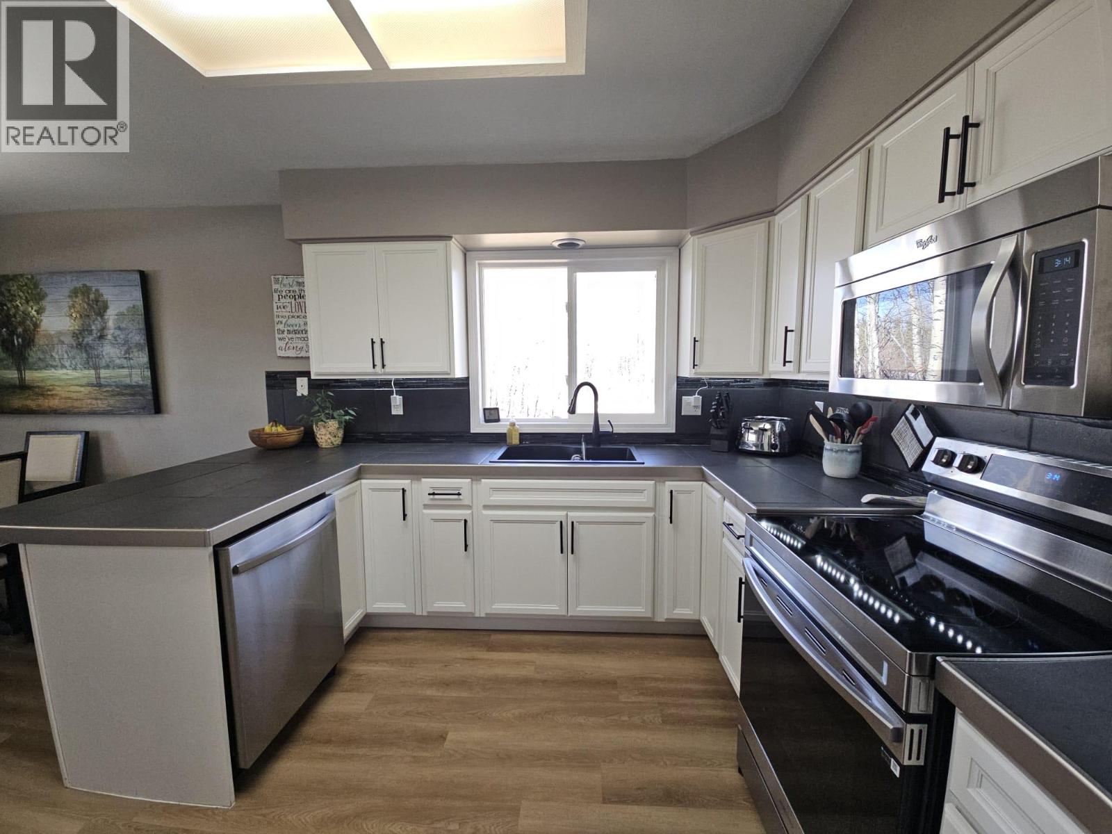 5684 Wabi Estates, Chetwynd, British Columbia  V0C 1J0 - Photo 16 - 10384140