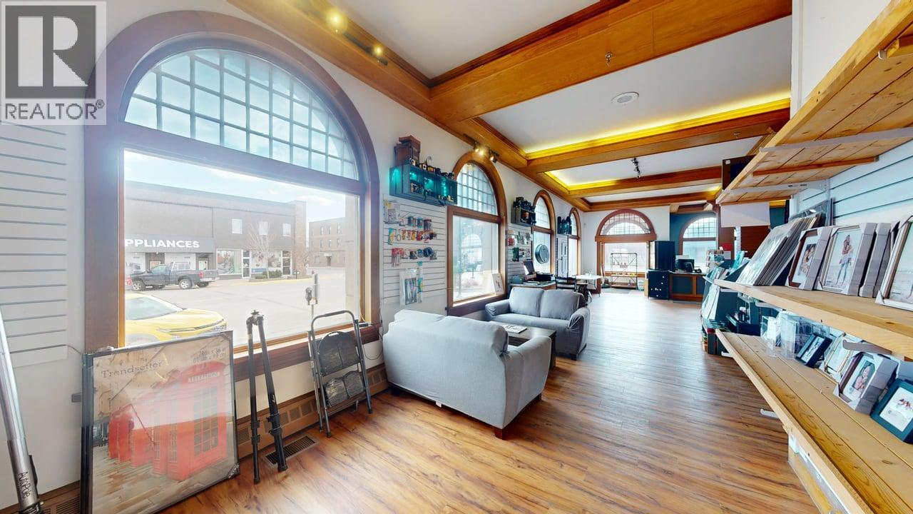 800 Baker Street, Cranbrook, British Columbia  V1C 1A2 - Photo 10 - 10384278