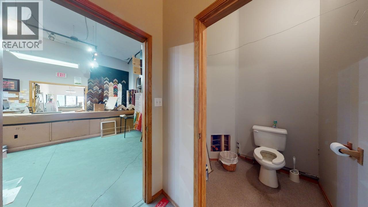 800 Baker Street, Cranbrook, British Columbia  V1C 1A2 - Photo 25 - 10384278