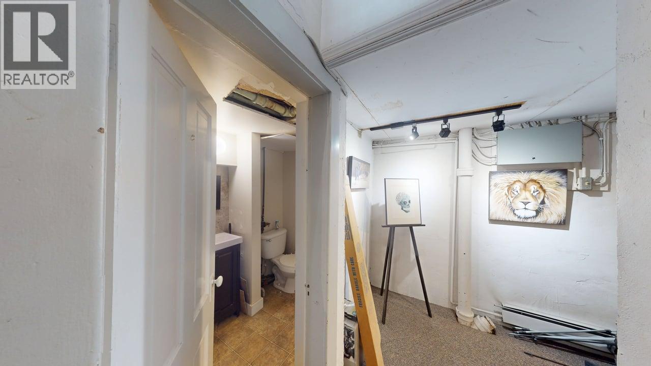 800 Baker Street, Cranbrook, British Columbia  V1C 1A2 - Photo 34 - 10384278