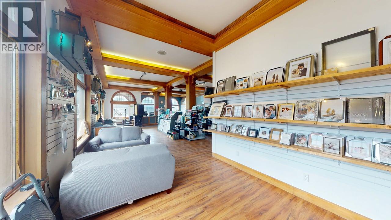 800 Baker Street, Cranbrook, British Columbia  V1C 1A2 - Photo 9 - 10384278