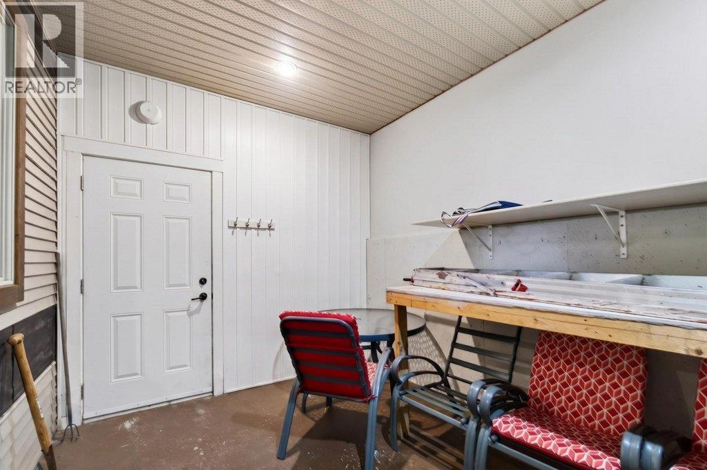 840 12 Street Se, Salmon Arm, British Columbia  V1E 0A3 - Photo 19 - 10383606