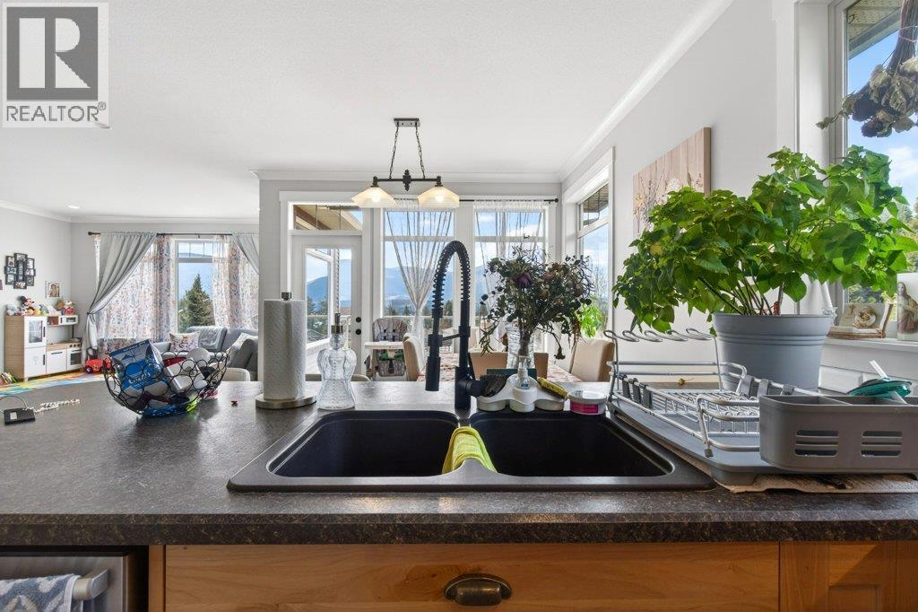 840 12 Street Se, Salmon Arm, British Columbia  V1E 0A3 - Photo 29 - 10383606