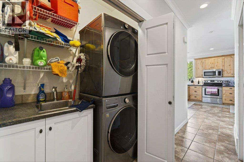 840 12 Street Se, Salmon Arm, British Columbia  V1E 0A3 - Photo 33 - 10383606