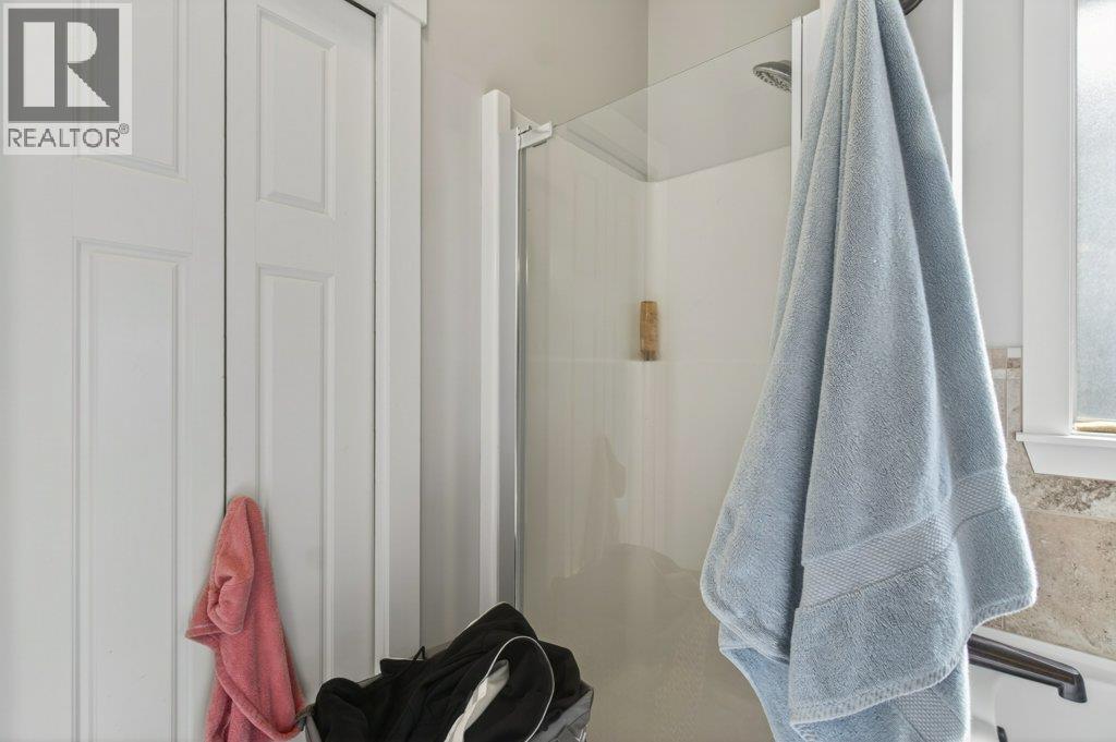 840 12 Street Se, Salmon Arm, British Columbia  V1E 0A3 - Photo 36 - 10383606