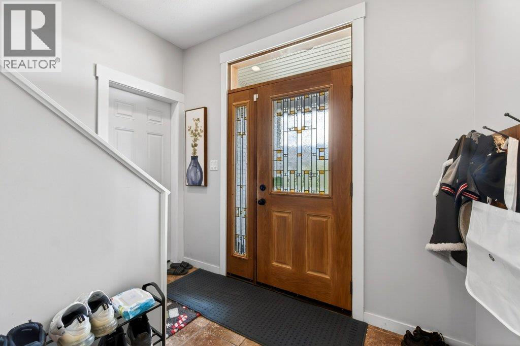 840 12 Street Se, Salmon Arm, British Columbia  V1E 0A3 - Photo 5 - 10383606