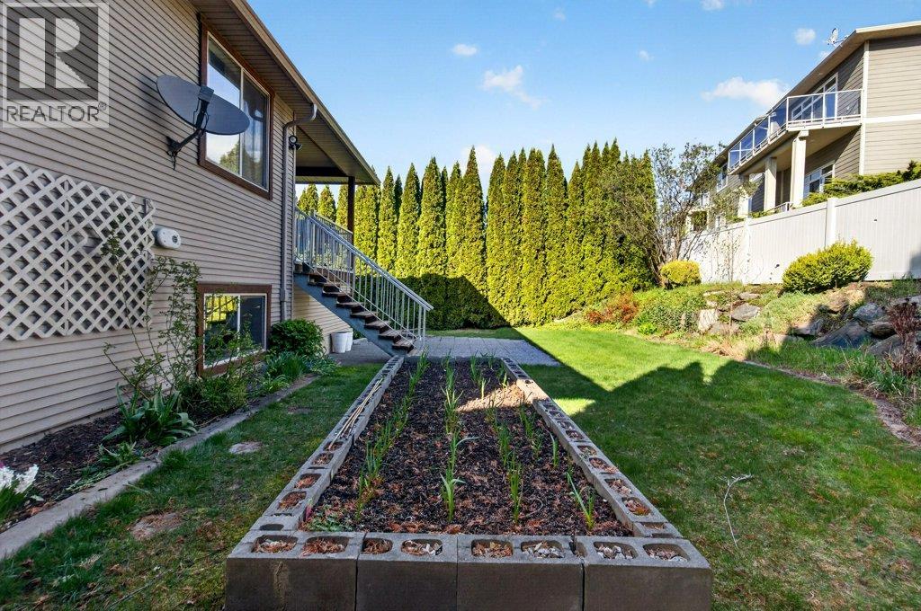 840 12 Street Se, Salmon Arm, British Columbia  V1E 0A3 - Photo 53 - 10383606