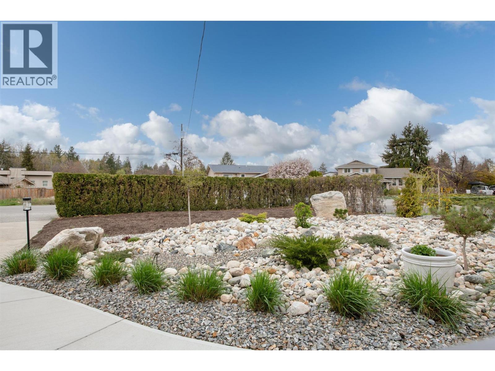 664 Berk Court, Kelowna, British Columbia  V1W 1T9 - Photo 41 - 10384042