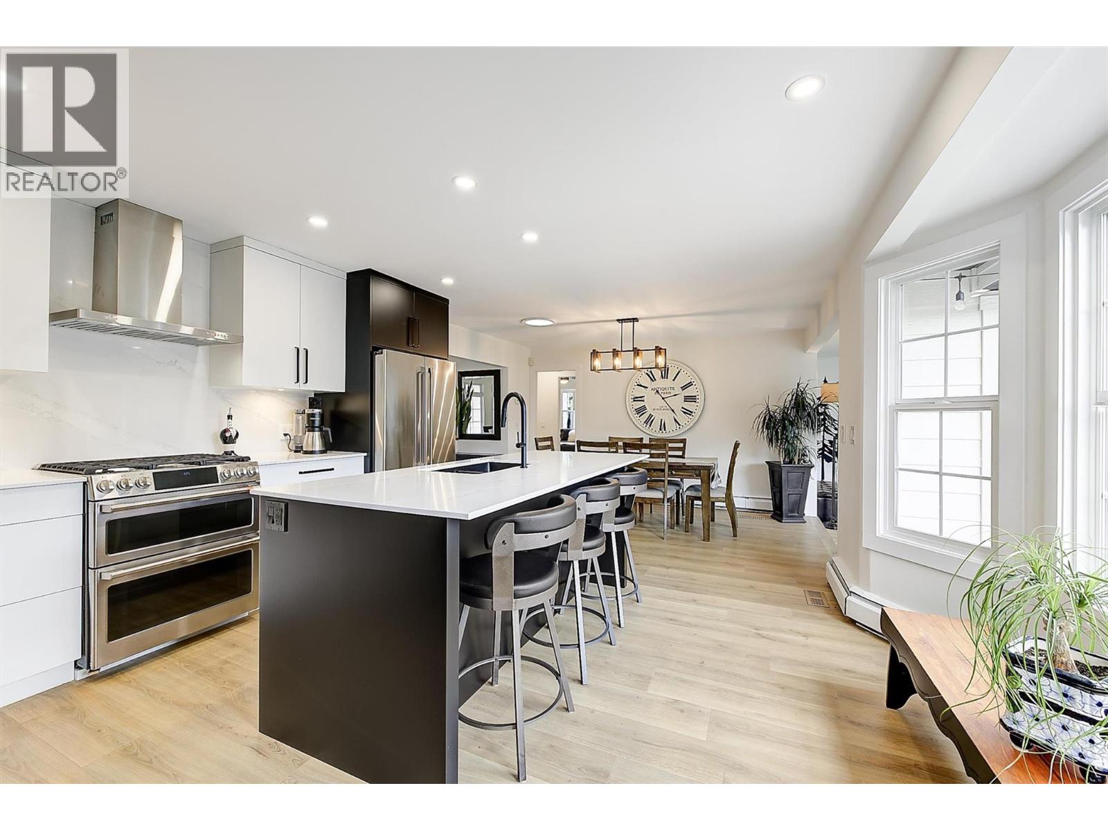 664 Berk Court, Kelowna, British Columbia  V1W 1T9 - Photo 6 - 10384042